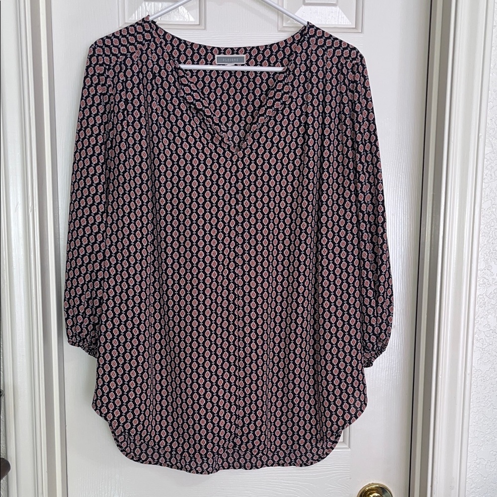 Pleione • Women’s Long Sleeve Geo Print Blouse • Size Large